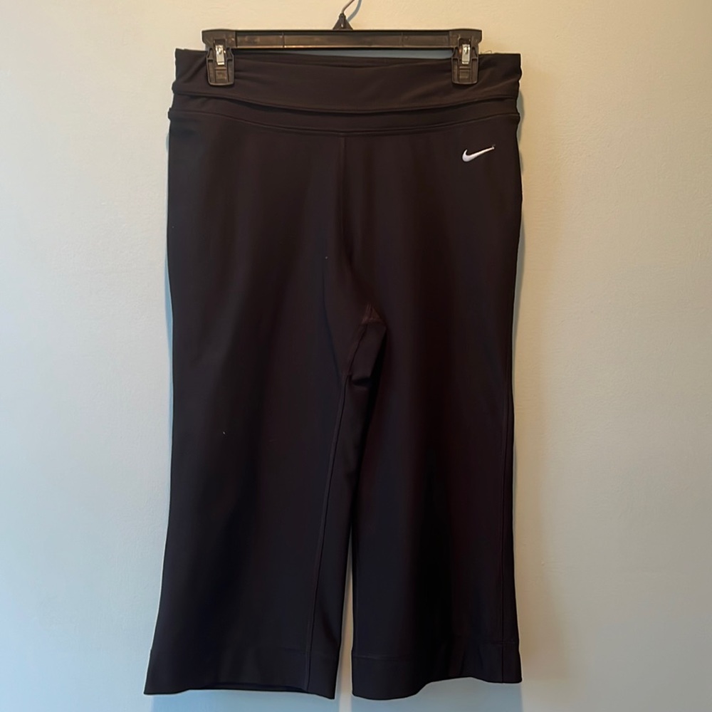 Nike Woman’s fitdry Black Stretch Elastic Waist Wide Leg Cropped Pant Size Small